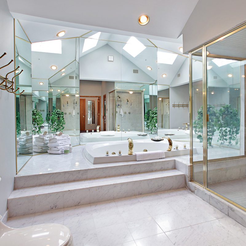 Marmorfliesen Bianco Carrara Extra im Bad